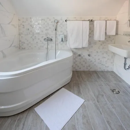 Otel Bela Jela
